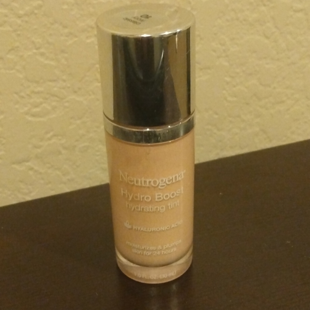 Neutrogena Hydro Boost hydrating Classic Ivory 10